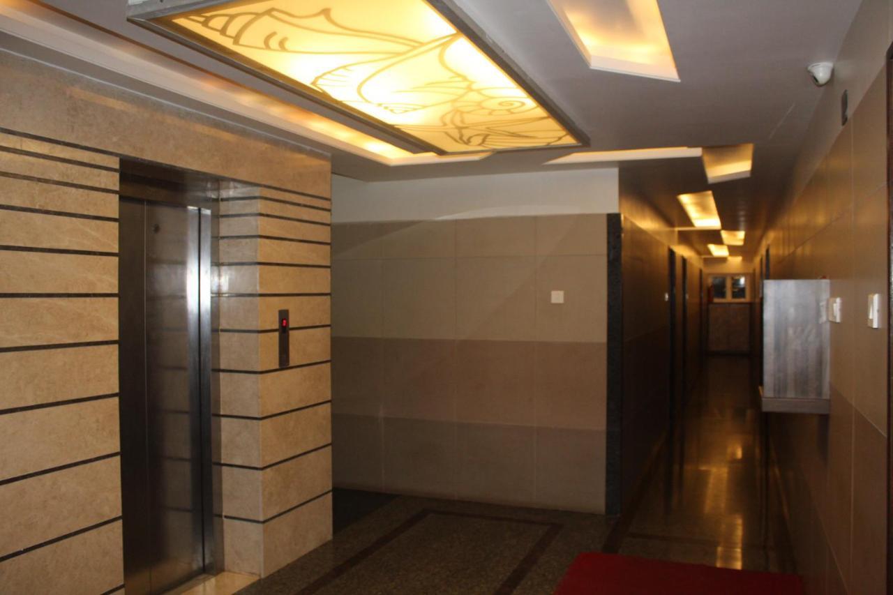 Annai In Saravana Bhavan Fine Stay And Restaurant Velankanni Exterior photo