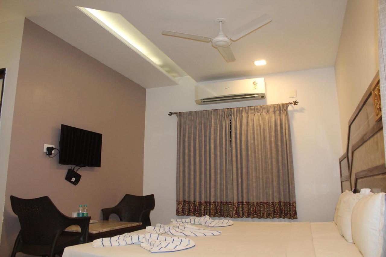 Annai In Saravana Bhavan Fine Stay And Restaurant Velankanni Exterior photo