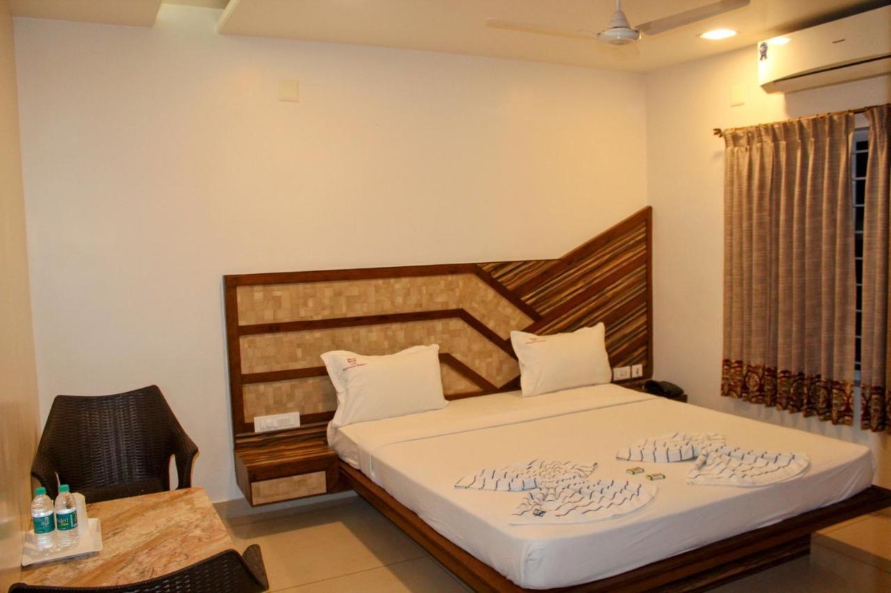 Annai In Saravana Bhavan Fine Stay And Restaurant Velankanni Exterior photo
